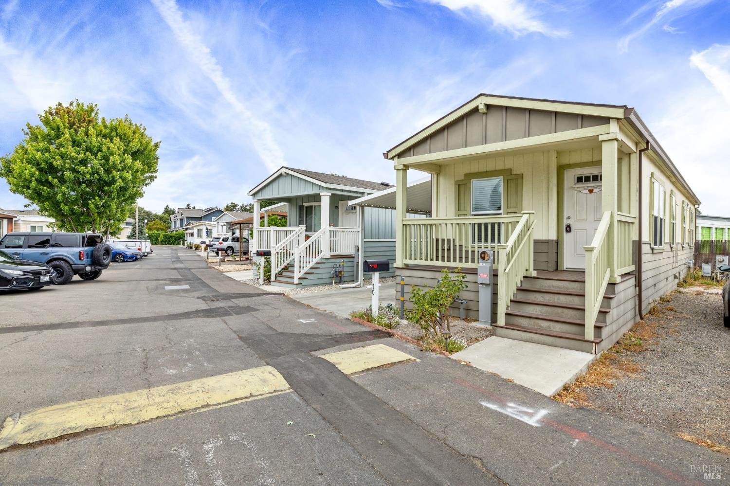 Detail Gallery Image 1 of 19 For 70 Romani Ct, Santa Rosa,  CA 95407 - 2 Beds | 1 Baths