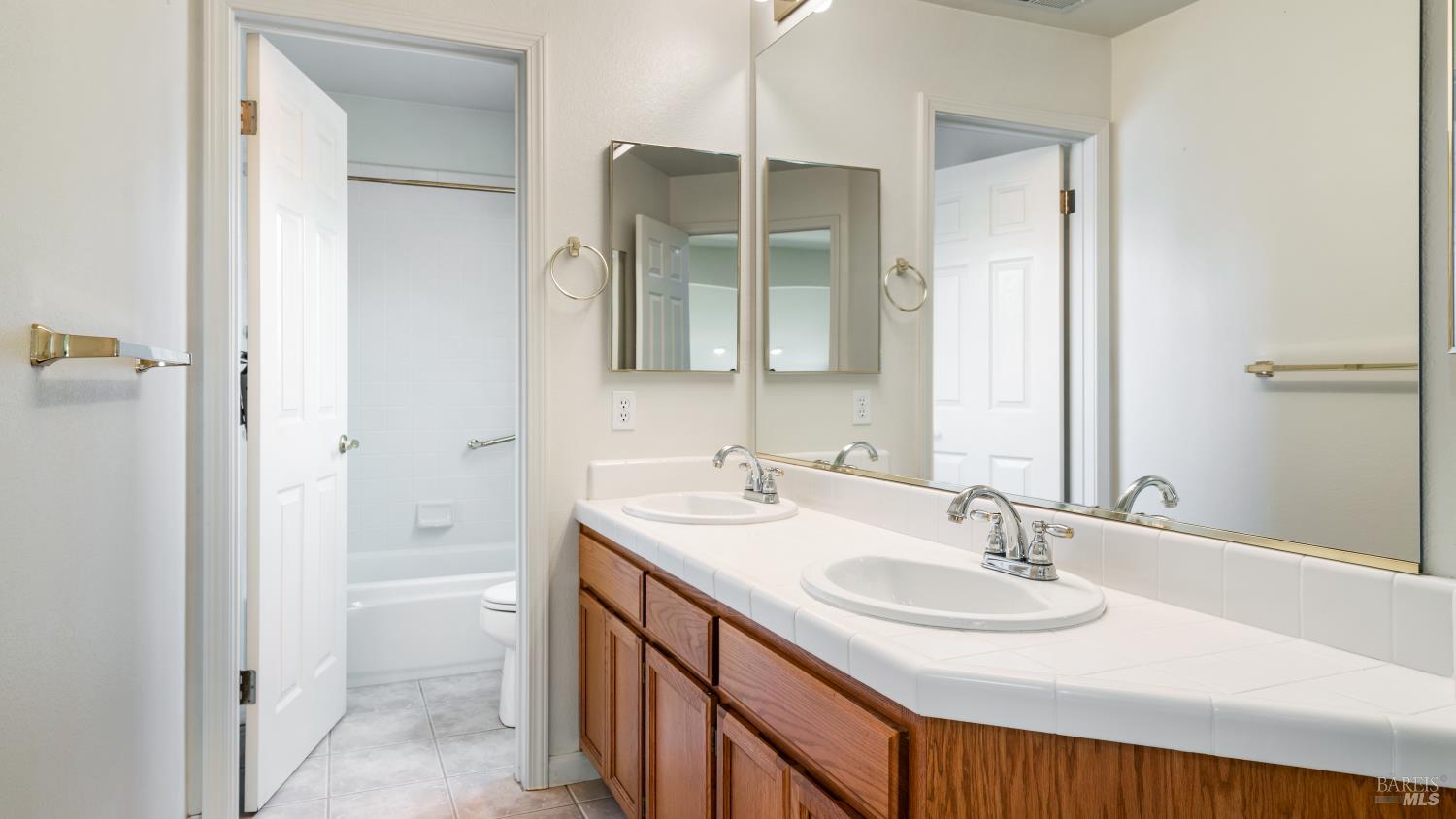Detail Gallery Image 28 of 54 For 15 Wedgewood Ct, Petaluma,  CA 94954 - 4 Beds | 3 Baths