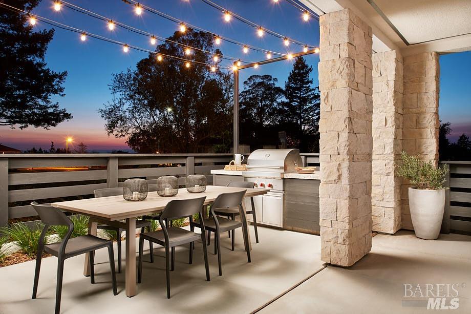 Detail Gallery Image 5 of 5 For 641 Semillon Ln, Santa Rosa,  CA 95403 - 4 Beds | 3/1 Baths