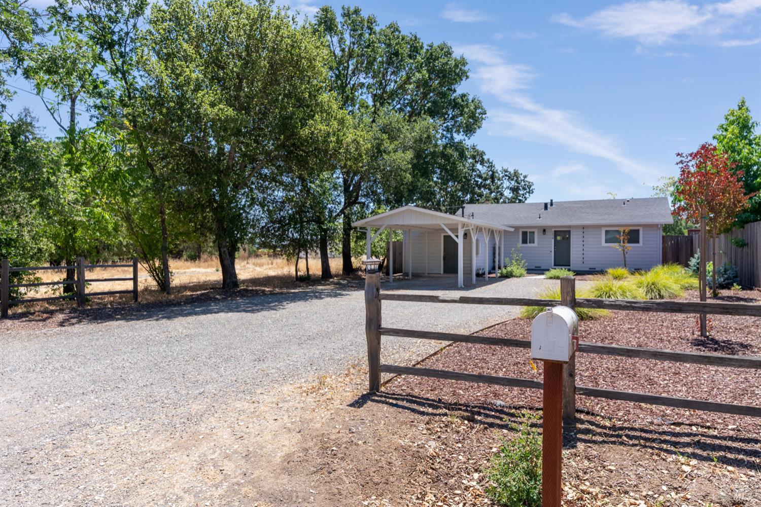 Detail Gallery Image 2 of 34 For 1038 Verano Ave, Sonoma,  CA 95476 - 3 Beds | 2 Baths