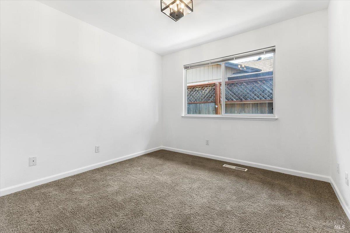 Detail Gallery Image 14 of 27 For 989 Ventnor Ave, Windsor,  CA 95492 - 3 Beds | 2 Baths