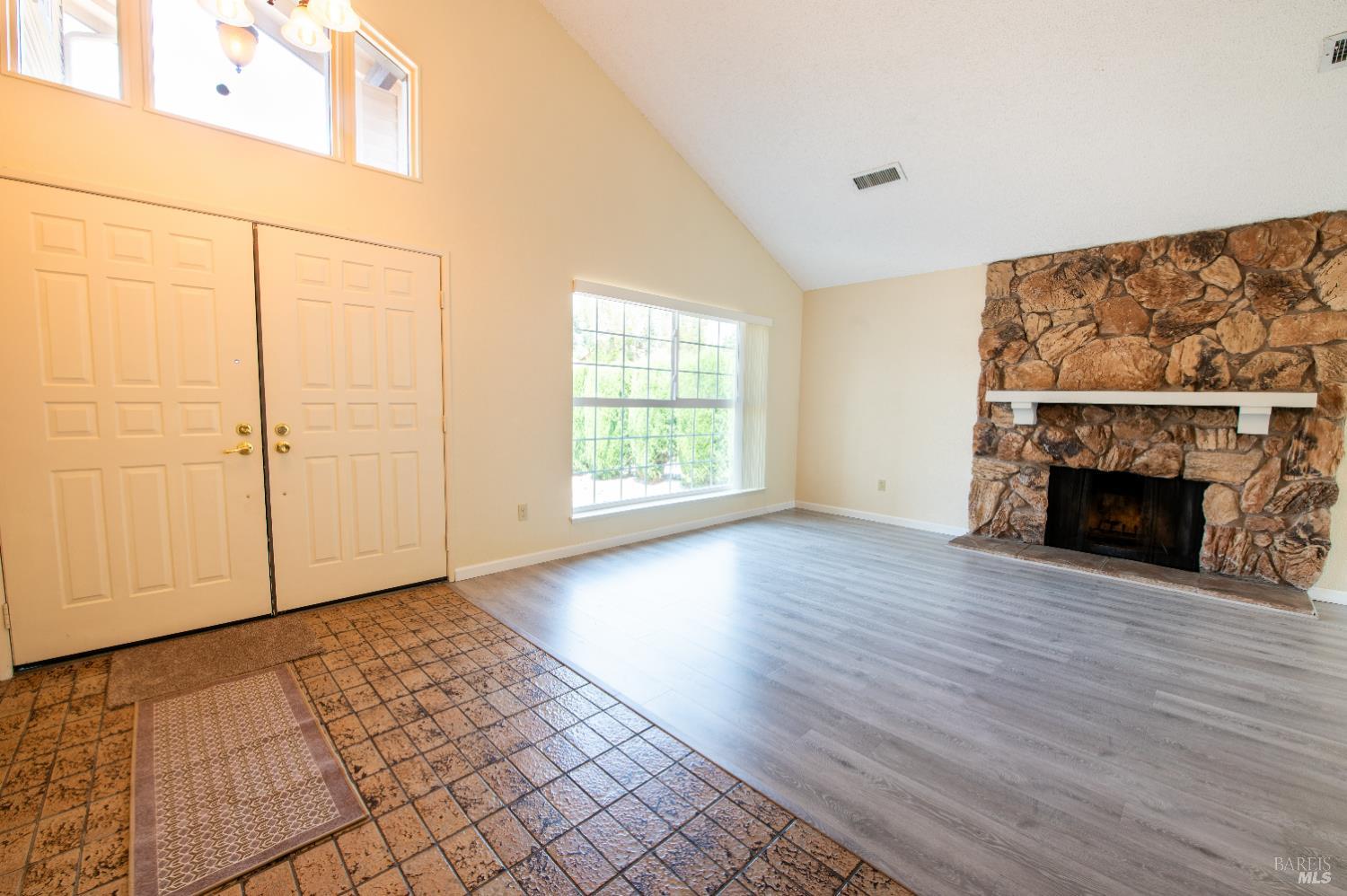 Detail Gallery Image 9 of 41 For 172 Delgado Ct, Vallejo,  CA 94591 - 4 Beds | 2/1 Baths