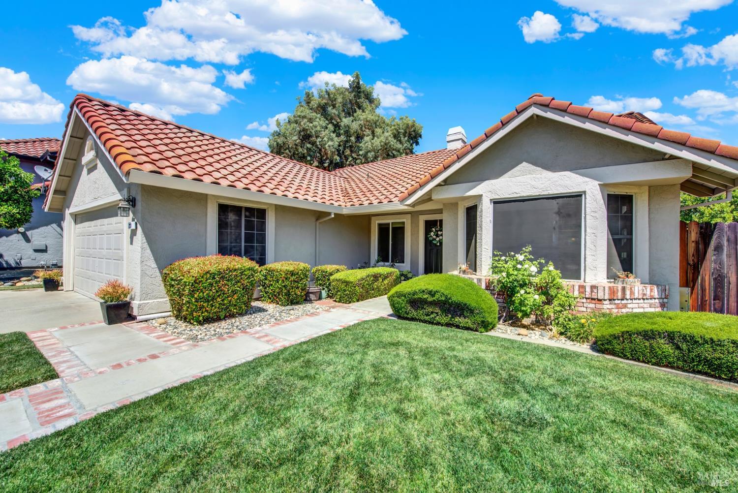Detail Gallery Image 4 of 63 For 231 Ballindine Dr, Vacaville,  CA 95688 - 4 Beds | 2 Baths
