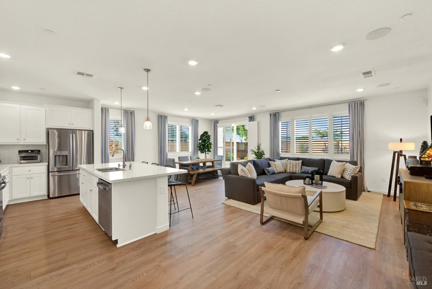 Detail Gallery Image 31 of 73 For 570 Wildflower Ct, Dixon,  CA 95620 - 3 Beds | 2 Baths