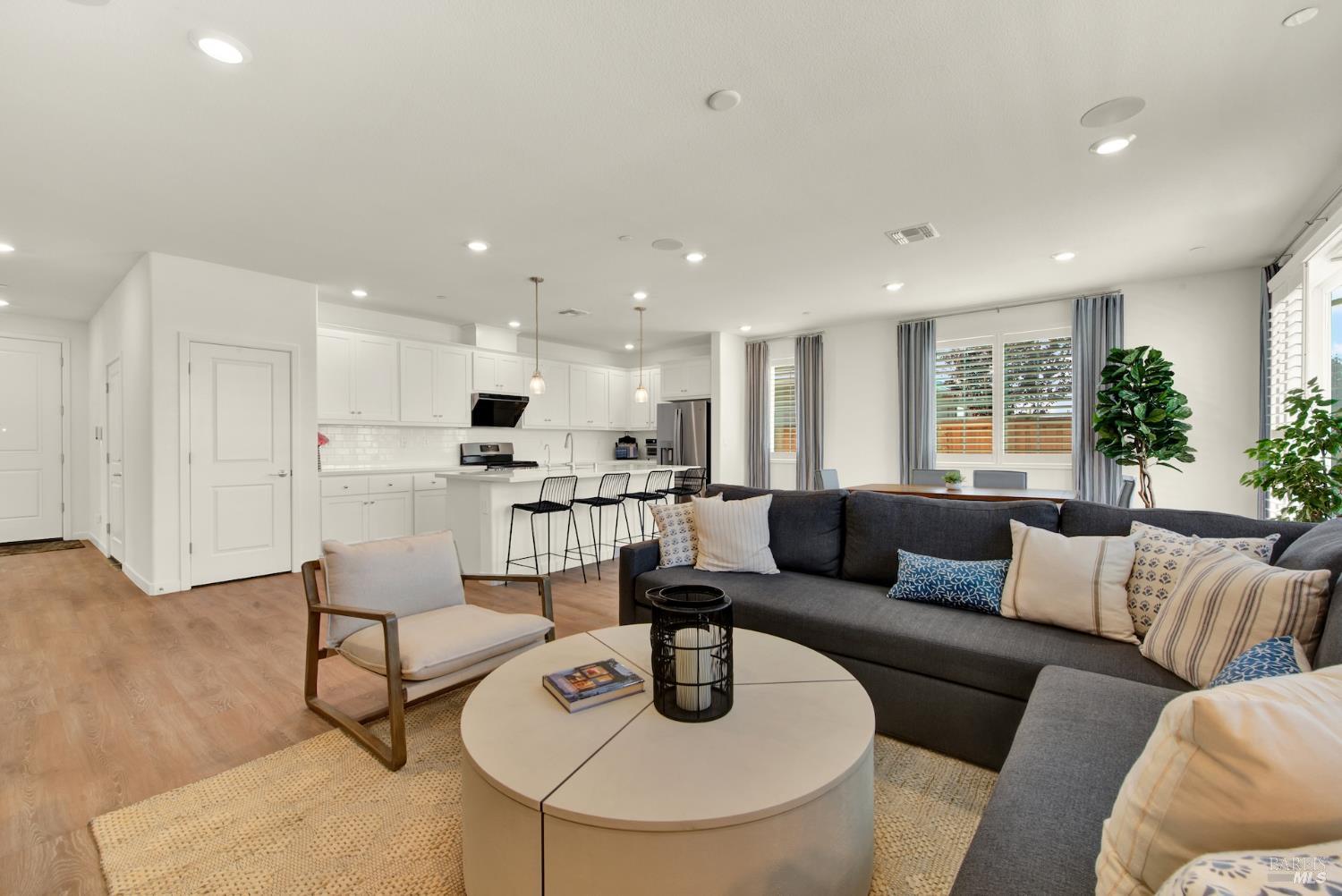 Detail Gallery Image 35 of 73 For 570 Wildflower Ct, Dixon,  CA 95620 - 3 Beds | 2 Baths