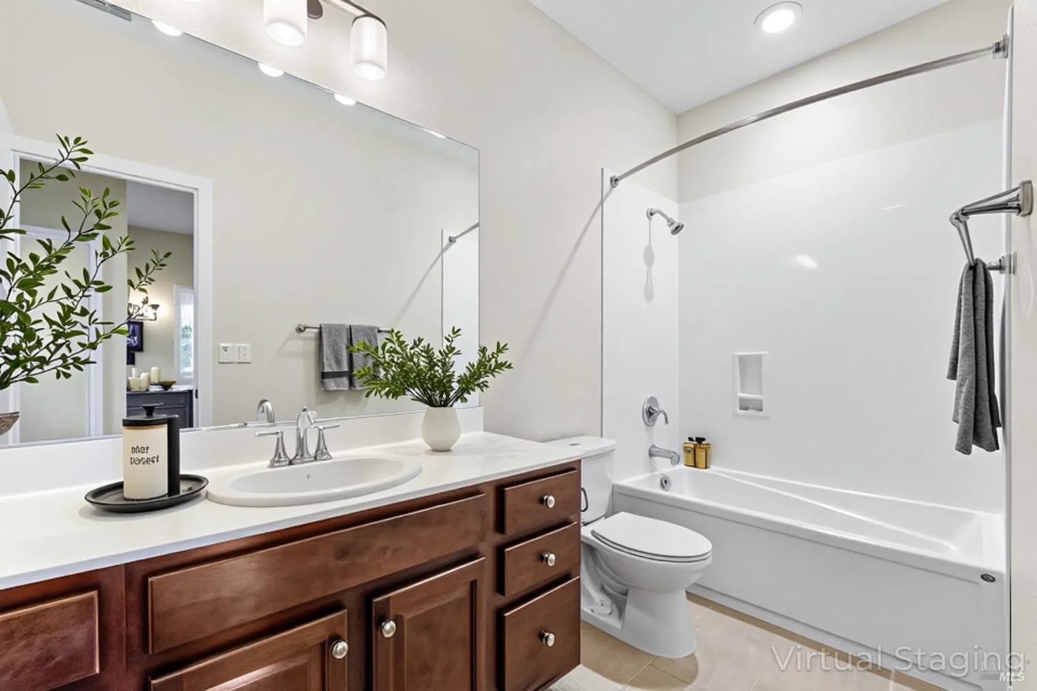 Detail Gallery Image 12 of 47 For 2152 Eva St, Napa,  CA 94559 - 3 Beds | 2/1 Baths