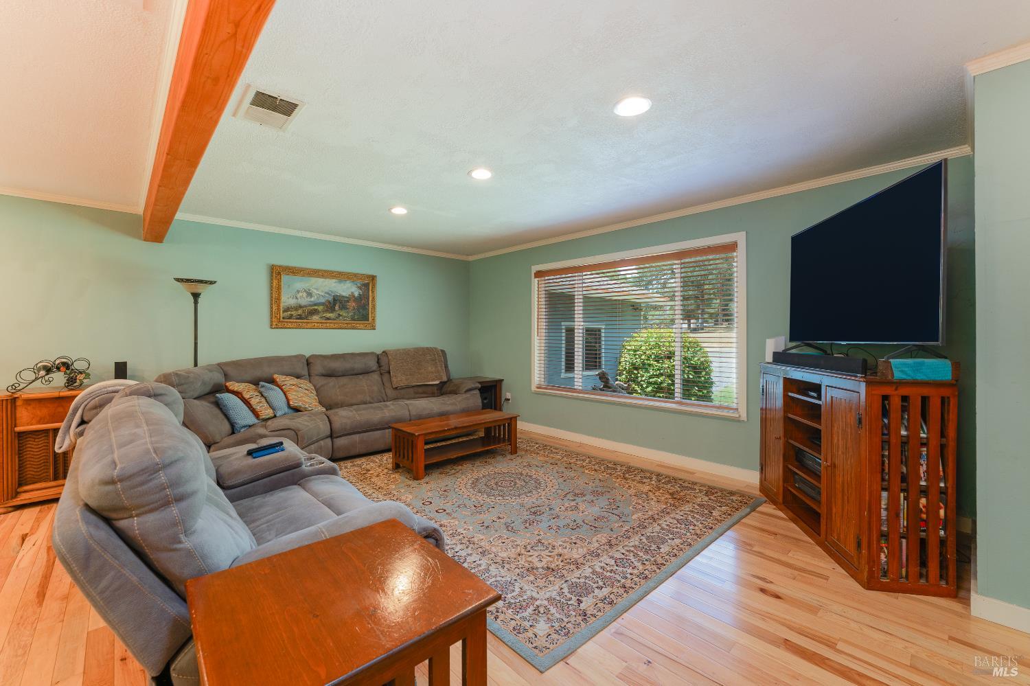 Detail Gallery Image 6 of 34 For 1725 E Madrone Dr, Ukiah,  CA 95482 - 4 Beds | 2 Baths