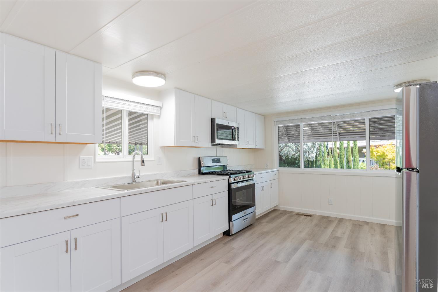 Detail Gallery Image 10 of 21 For 700 E Gobbi St 80, Ukiah,  CA 95482 - 2 Beds | 1 Baths