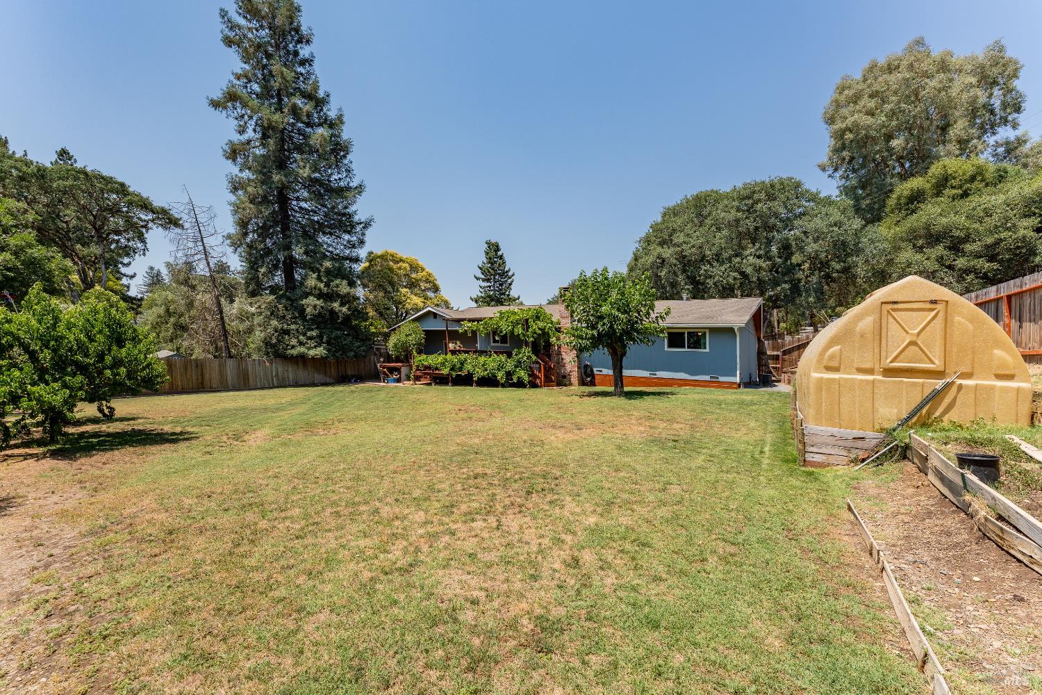 Detail Gallery Image 26 of 34 For 1725 E Madrone Dr, Ukiah,  CA 95482 - 4 Beds | 2 Baths