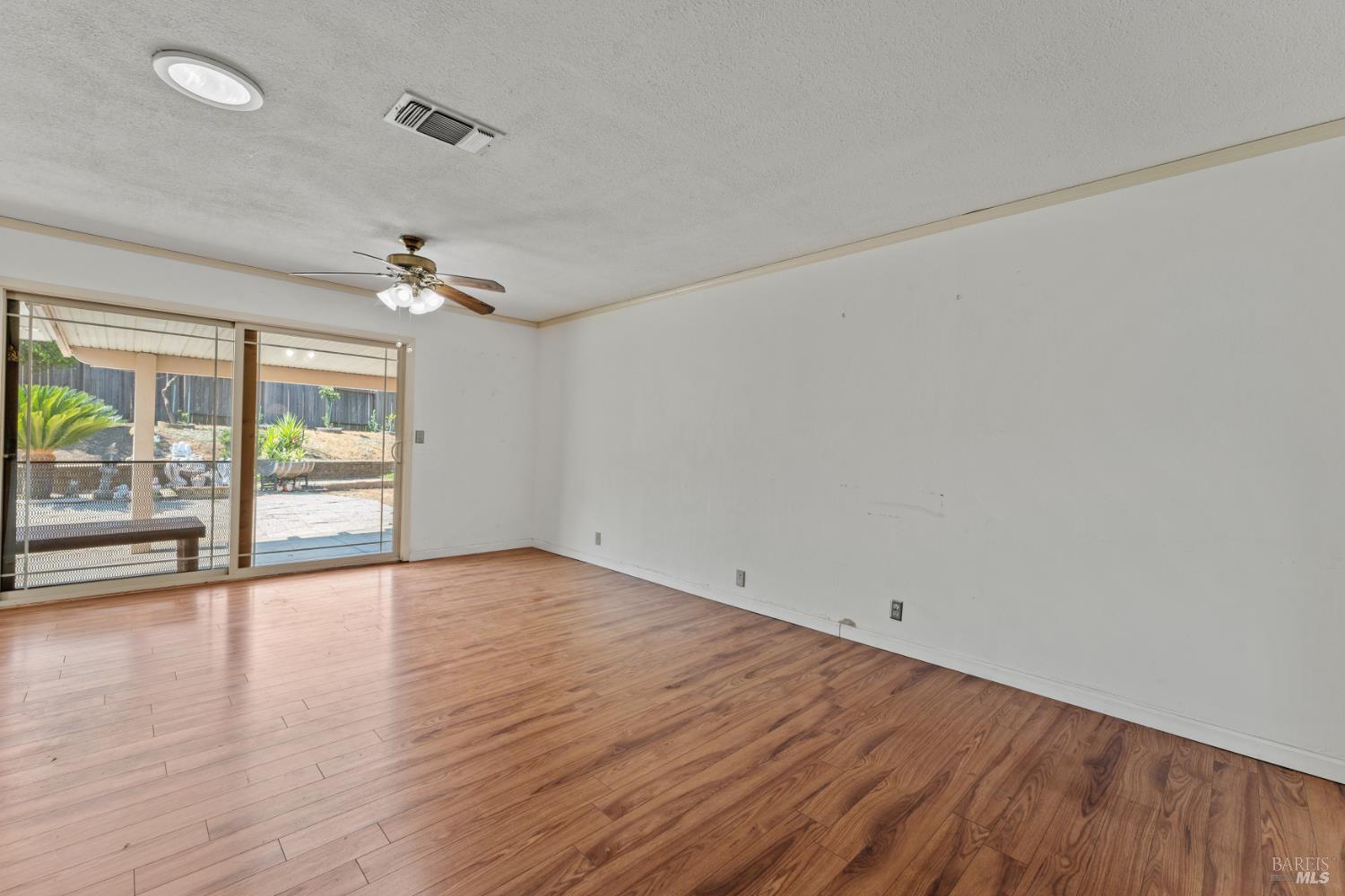 Detail Gallery Image 15 of 44 For 2049 Harte Ct, Fairfield,  CA 94533 - 4 Beds | 2 Baths