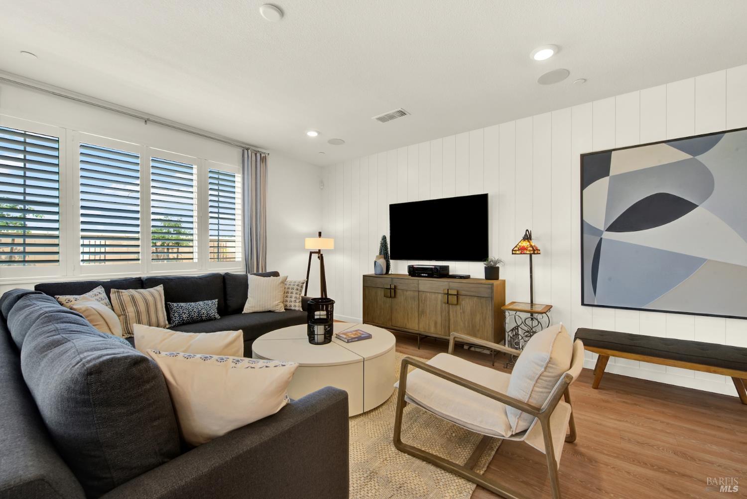 Detail Gallery Image 34 of 73 For 570 Wildflower Ct, Dixon,  CA 95620 - 3 Beds | 2 Baths