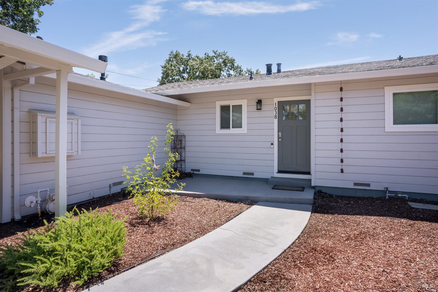 Detail Gallery Image 7 of 34 For 1038 Verano Ave, Sonoma,  CA 95476 - 3 Beds | 2 Baths