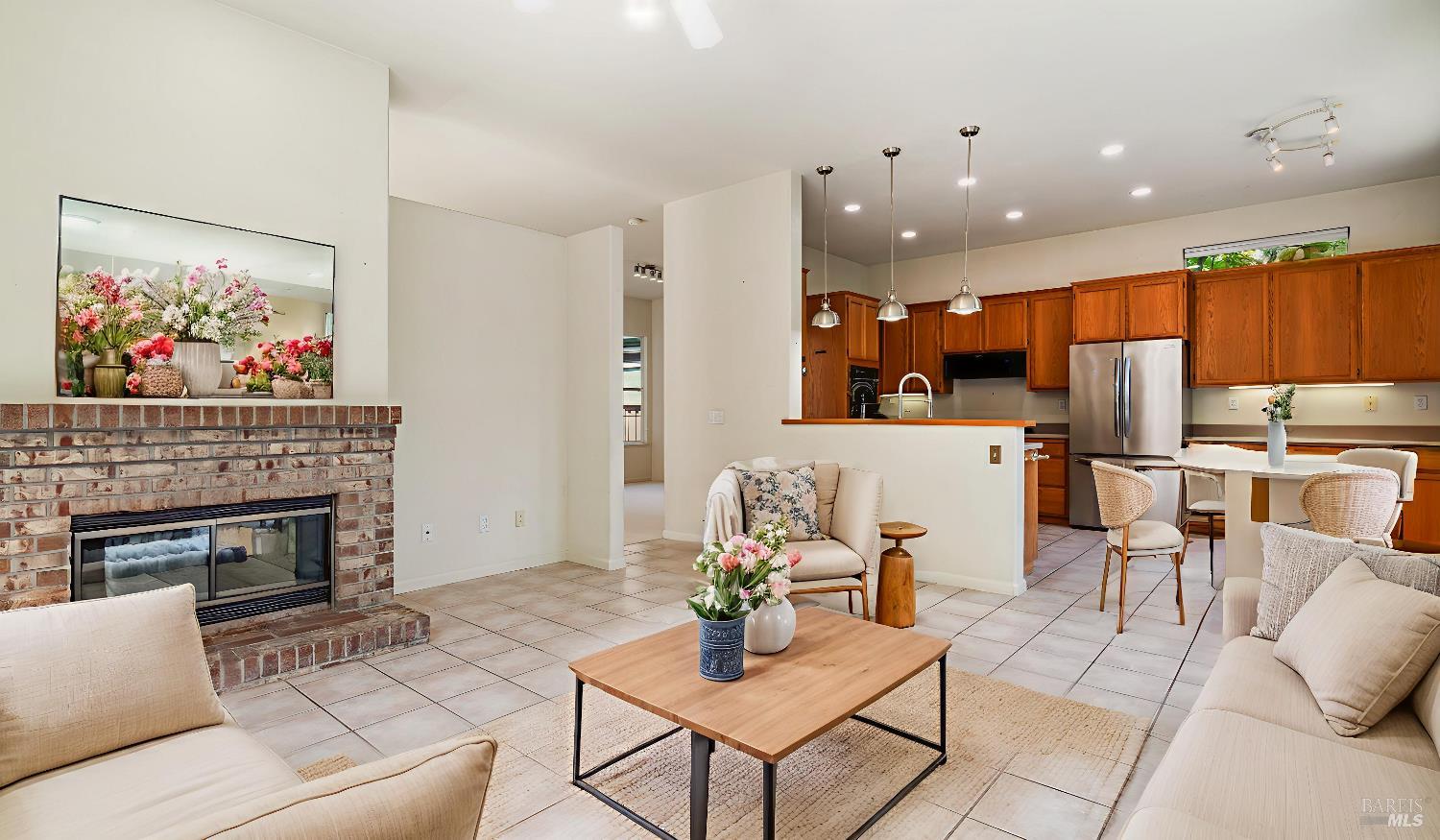 Detail Gallery Image 11 of 54 For 15 Wedgewood Ct, Petaluma,  CA 94954 - 4 Beds | 3 Baths