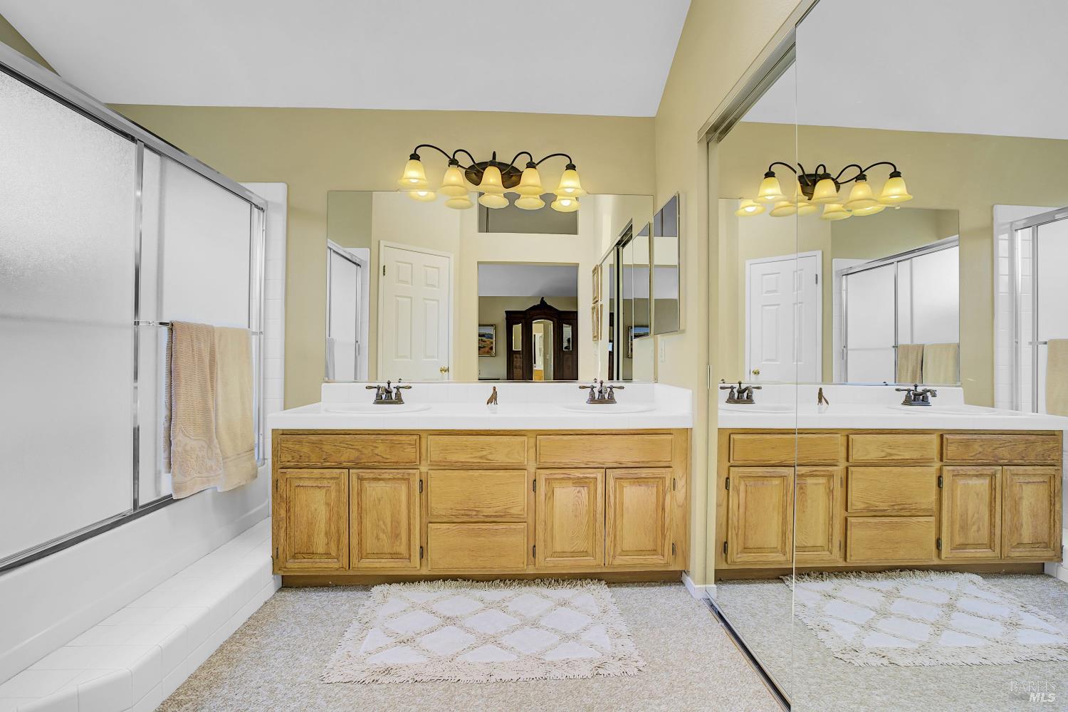 Detail Gallery Image 16 of 39 For 215 Flametree Cir, Windsor,  CA 95492 - 4 Beds | 3 Baths