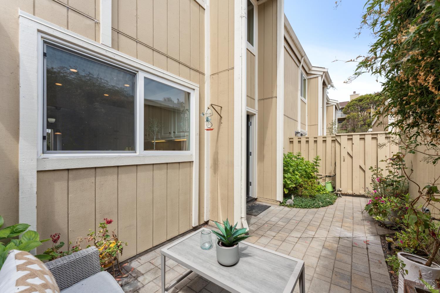 Detail Gallery Image 30 of 39 For 6 Coleridge Dr, Mill Valley,  CA 94941 - 3 Beds | 2/1 Baths
