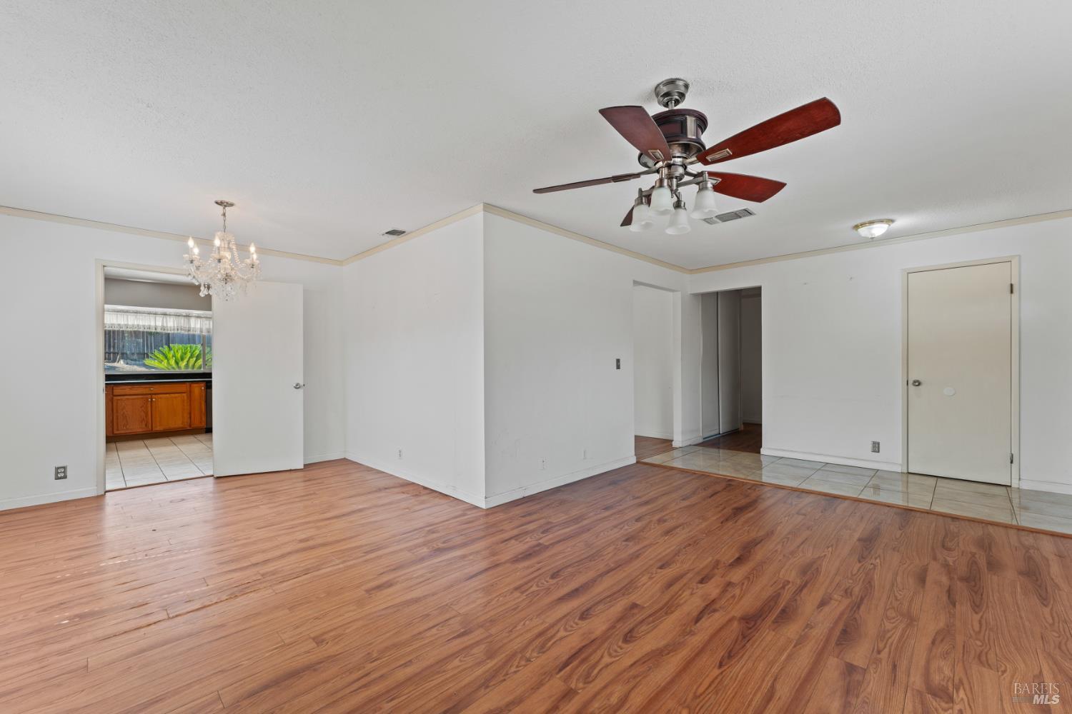 Detail Gallery Image 13 of 44 For 2049 Harte Ct, Fairfield,  CA 94533 - 4 Beds | 2 Baths