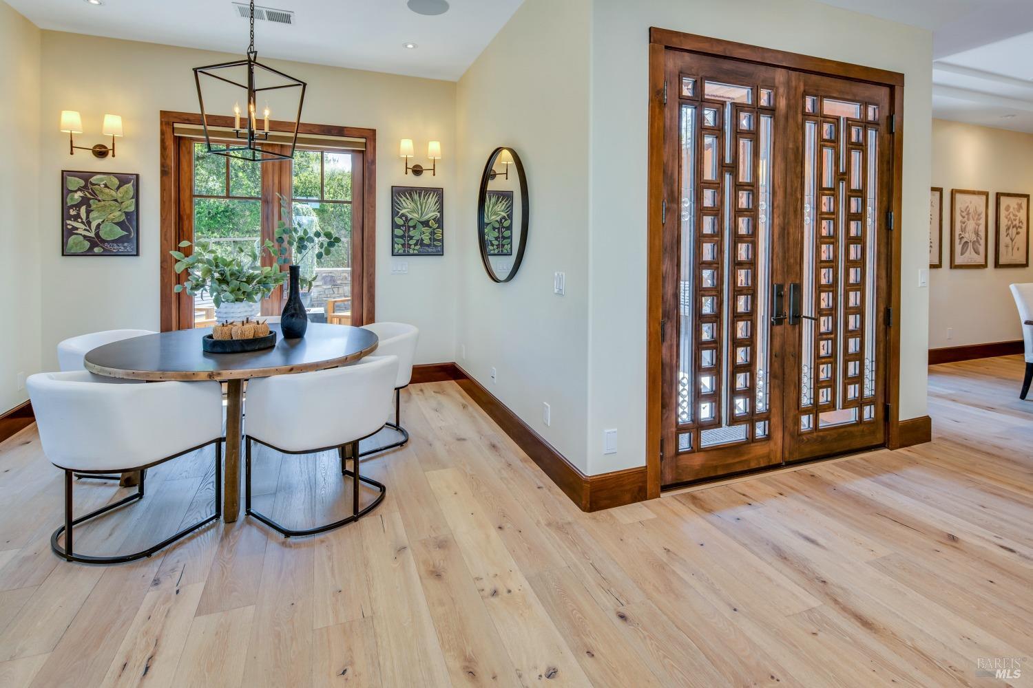 Detail Gallery Image 10 of 57 For 231 Poppy Hill Dr, Healdsburg,  CA 95448 - 4 Beds | 3/1 Baths