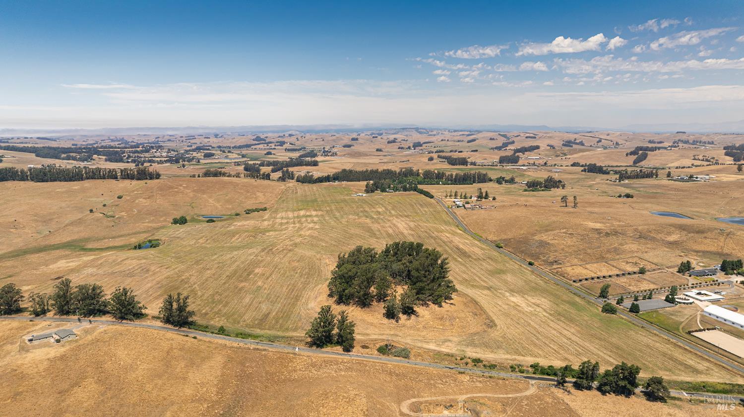 Detail Gallery Image 18 of 41 For 3803 Spring Hill Rd, Petaluma,  CA 94952 - 6 Beds | 5/1 Baths