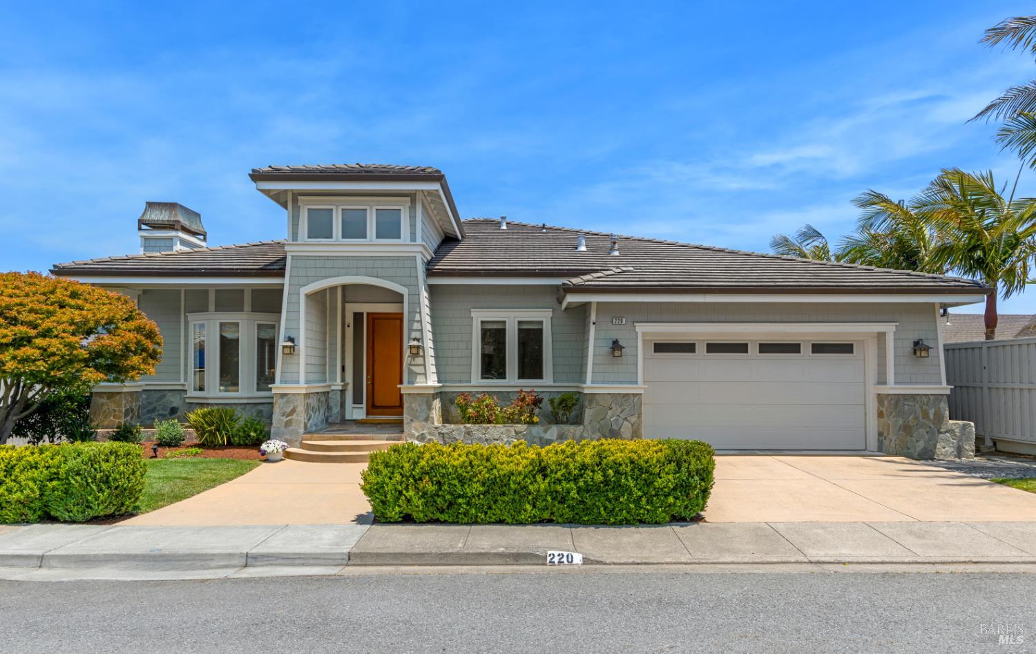 Detail Gallery Image 1 of 44 For 220 Jamaica St, Tiburon,  CA 94920 - 4 Beds | 2/1 Baths