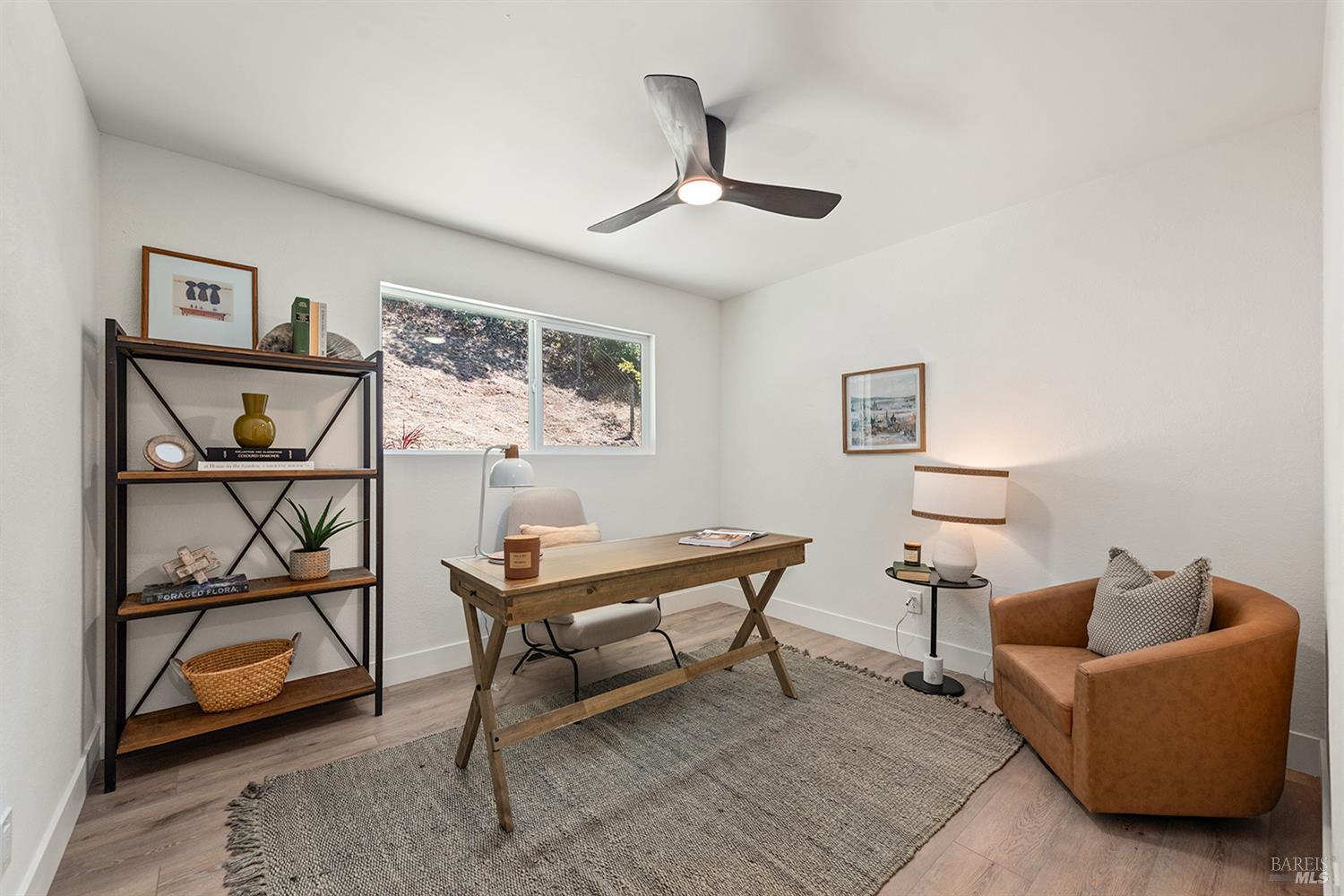 Detail Gallery Image 20 of 36 For 1044 W Mcnear Ave, Petaluma,  CA 94952 - 3 Beds | 2 Baths