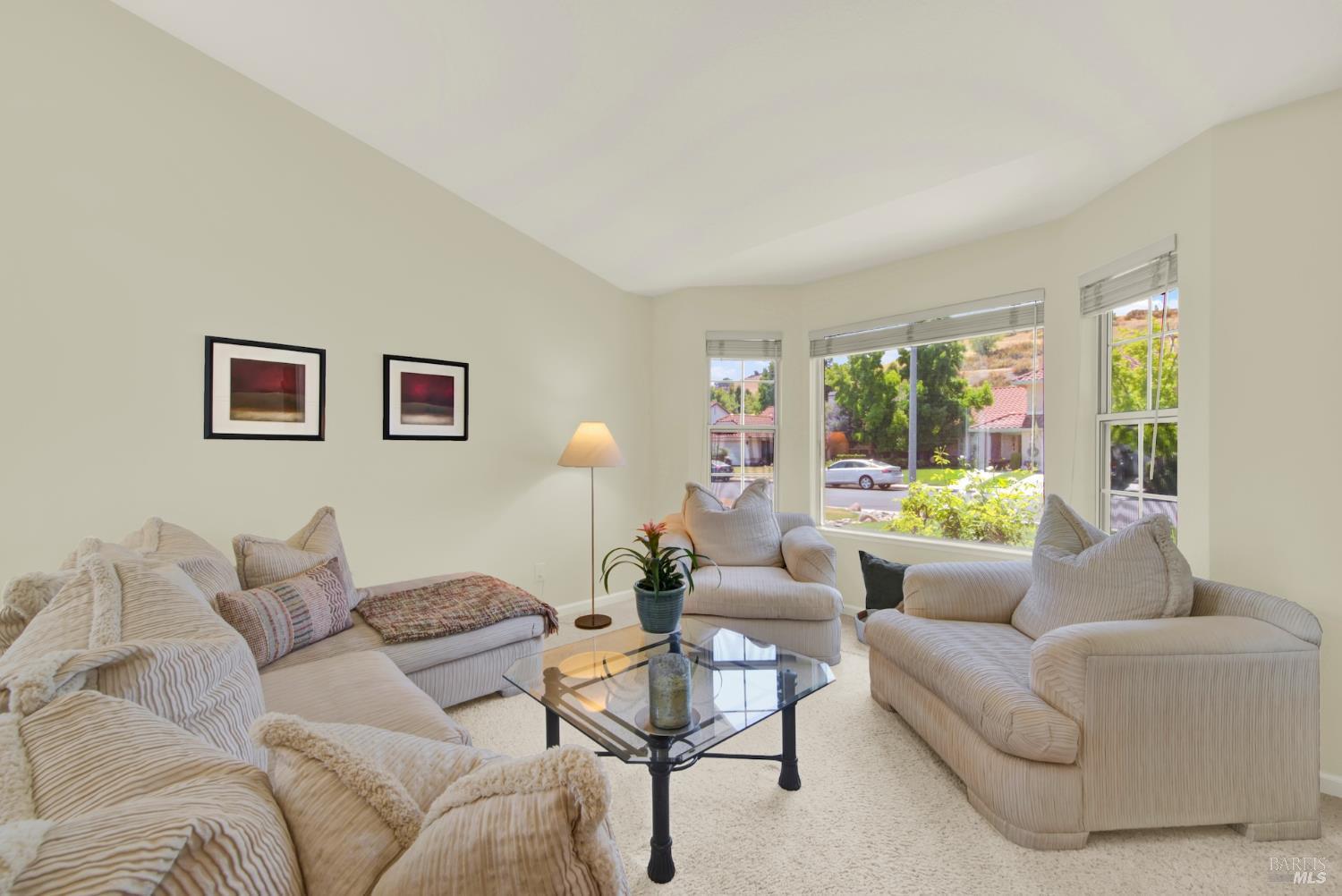 Detail Gallery Image 8 of 63 For 231 Ballindine Dr, Vacaville,  CA 95688 - 4 Beds | 2 Baths