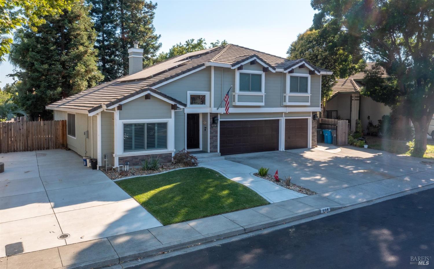 Detail Gallery Image 8 of 60 For 654 Rutgers St, Vacaville,  CA 95687 - 5 Beds | 3 Baths