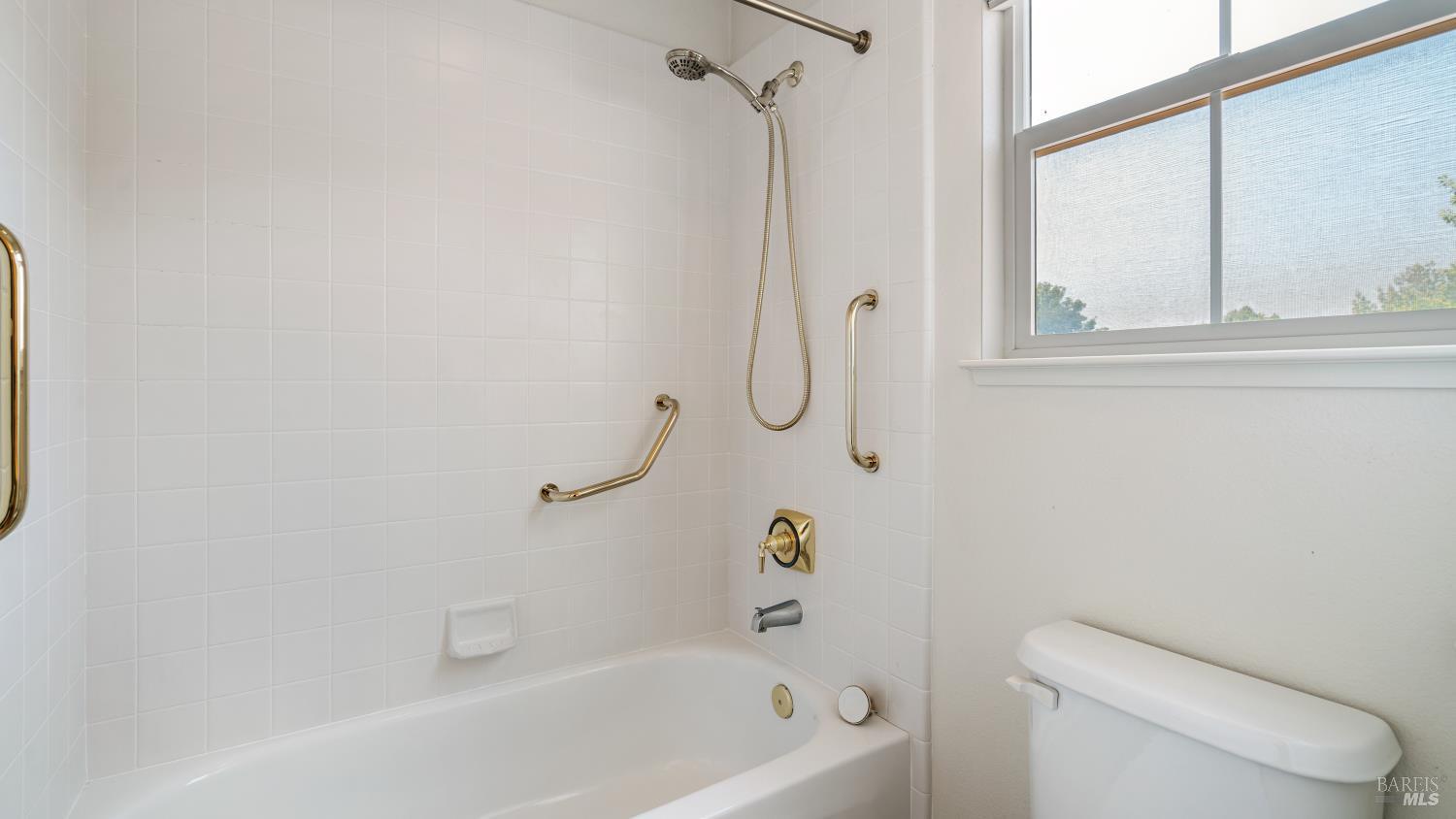 Detail Gallery Image 29 of 54 For 15 Wedgewood Ct, Petaluma,  CA 94954 - 4 Beds | 3 Baths