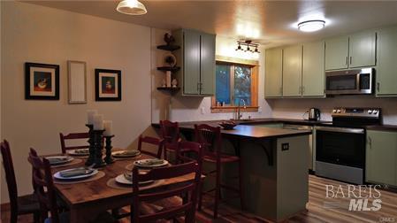 Detail Gallery Image 9 of 20 For 16520 Schwartz Rd, Cobb,  CA 95426 - 2 Beds | 1 Baths