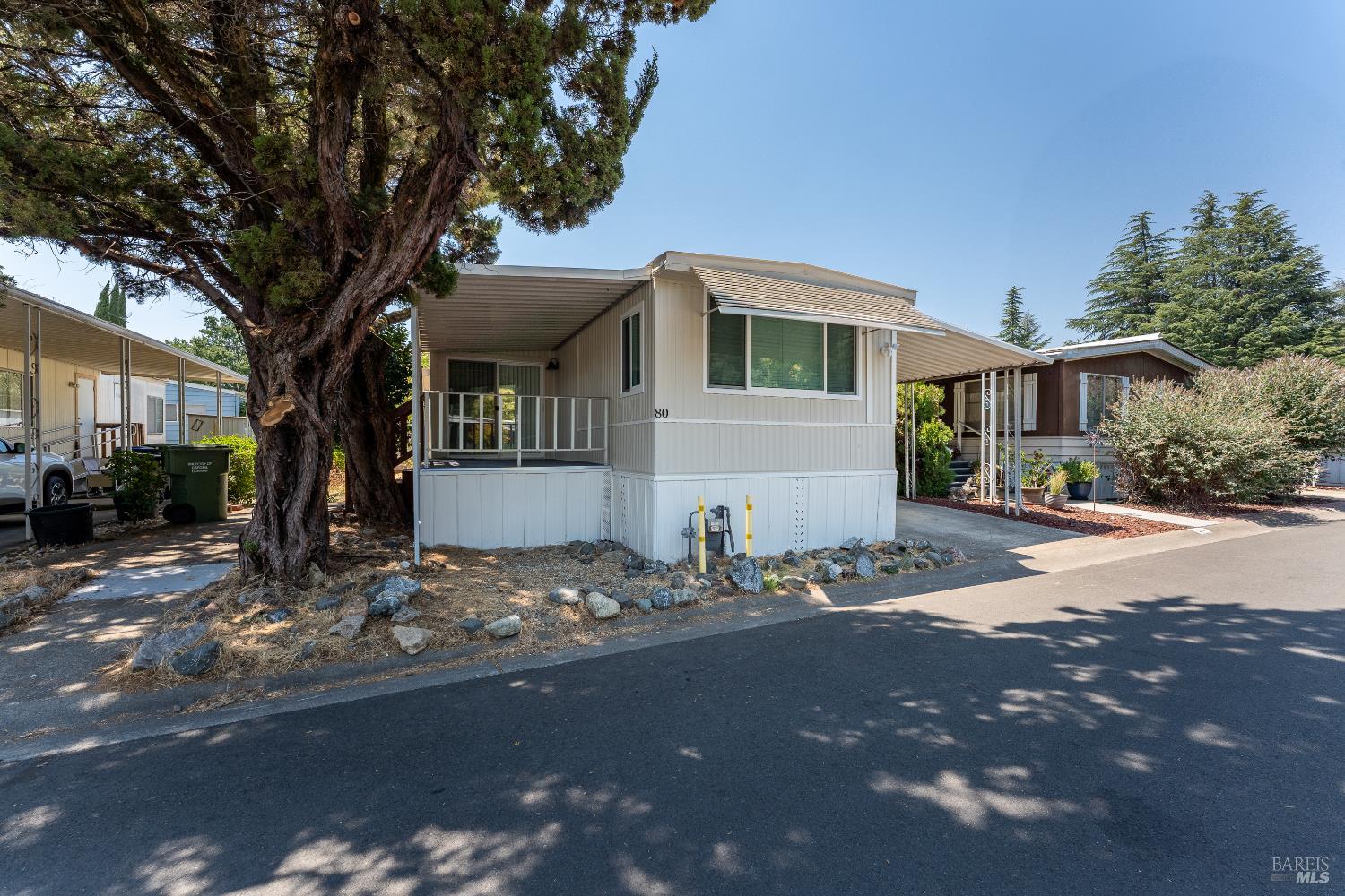 Detail Gallery Image 1 of 21 For 700 E Gobbi St 80, Ukiah,  CA 95482 - 2 Beds | 1 Baths