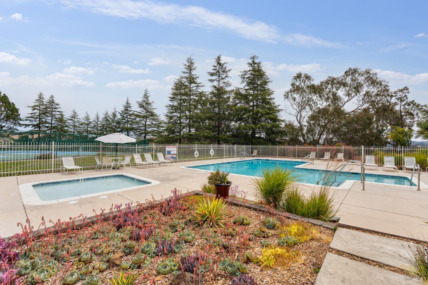 Detail Gallery Image 36 of 39 For 6 Coleridge Dr, Mill Valley,  CA 94941 - 3 Beds | 2/1 Baths