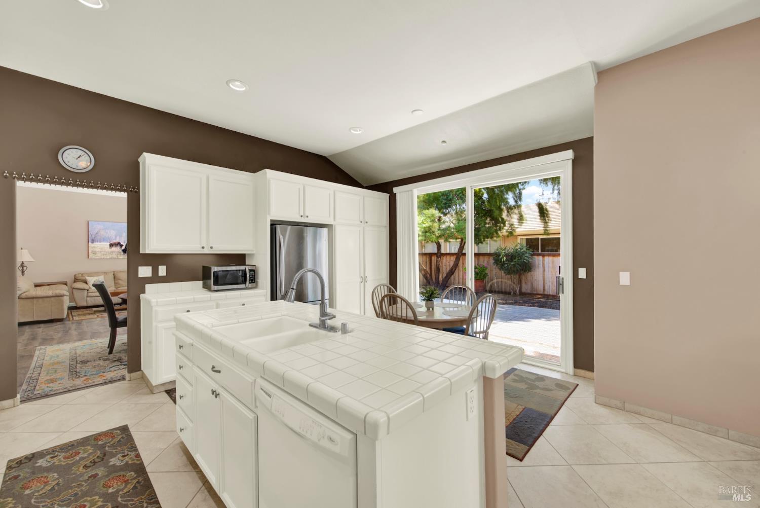 Detail Gallery Image 40 of 93 For 616 Pavilion Dr, Fairfield,  CA 94534 - 3 Beds | 2/1 Baths