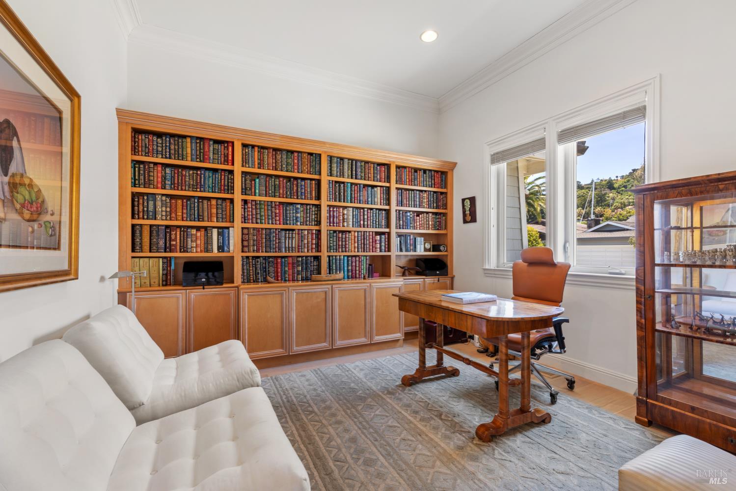 Detail Gallery Image 30 of 44 For 220 Jamaica St, Tiburon,  CA 94920 - 4 Beds | 2/1 Baths
