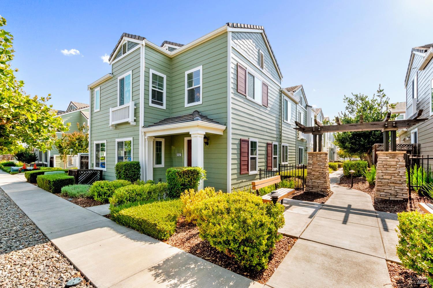 Detail Gallery Image 1 of 47 For 2152 Eva St, Napa,  CA 94559 - 3 Beds | 2/1 Baths