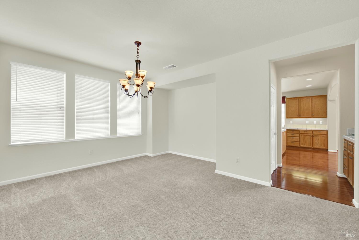 Detail Gallery Image 16 of 99 For 365 Sage Sparrow Cir, Vacaville,  CA 95687 - 6 Beds | 4 Baths