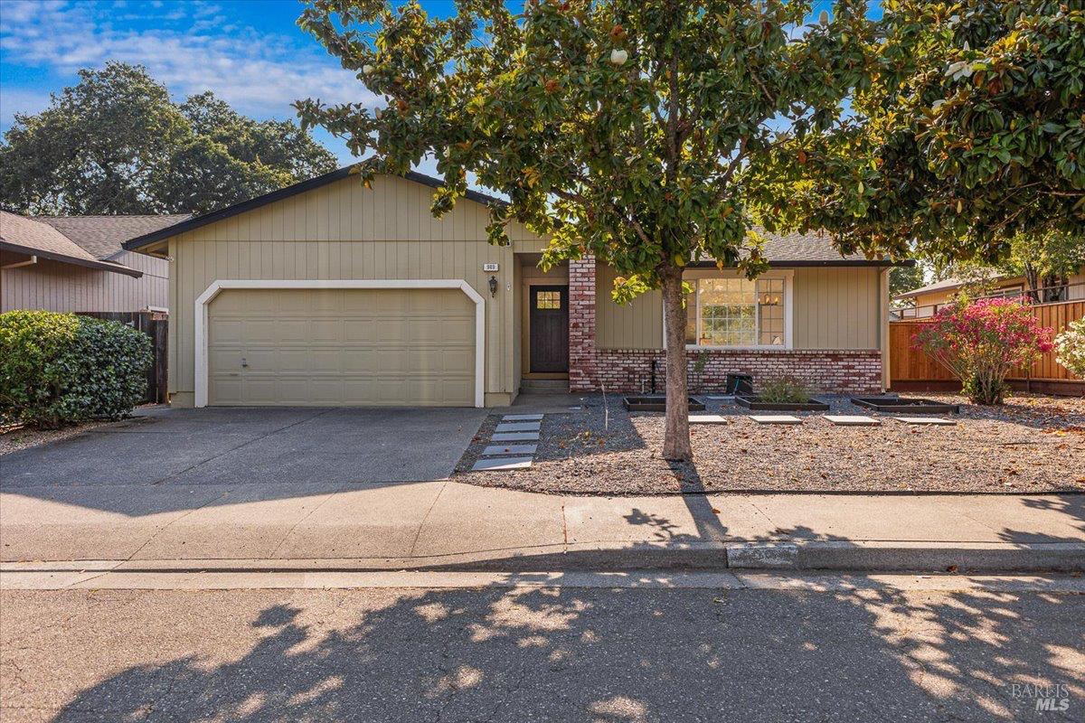 Detail Gallery Image 1 of 27 For 989 Ventnor Ave, Windsor,  CA 95492 - 3 Beds | 2 Baths