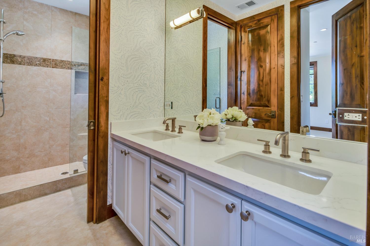 Detail Gallery Image 38 of 57 For 231 Poppy Hill Dr, Healdsburg,  CA 95448 - 4 Beds | 3/1 Baths
