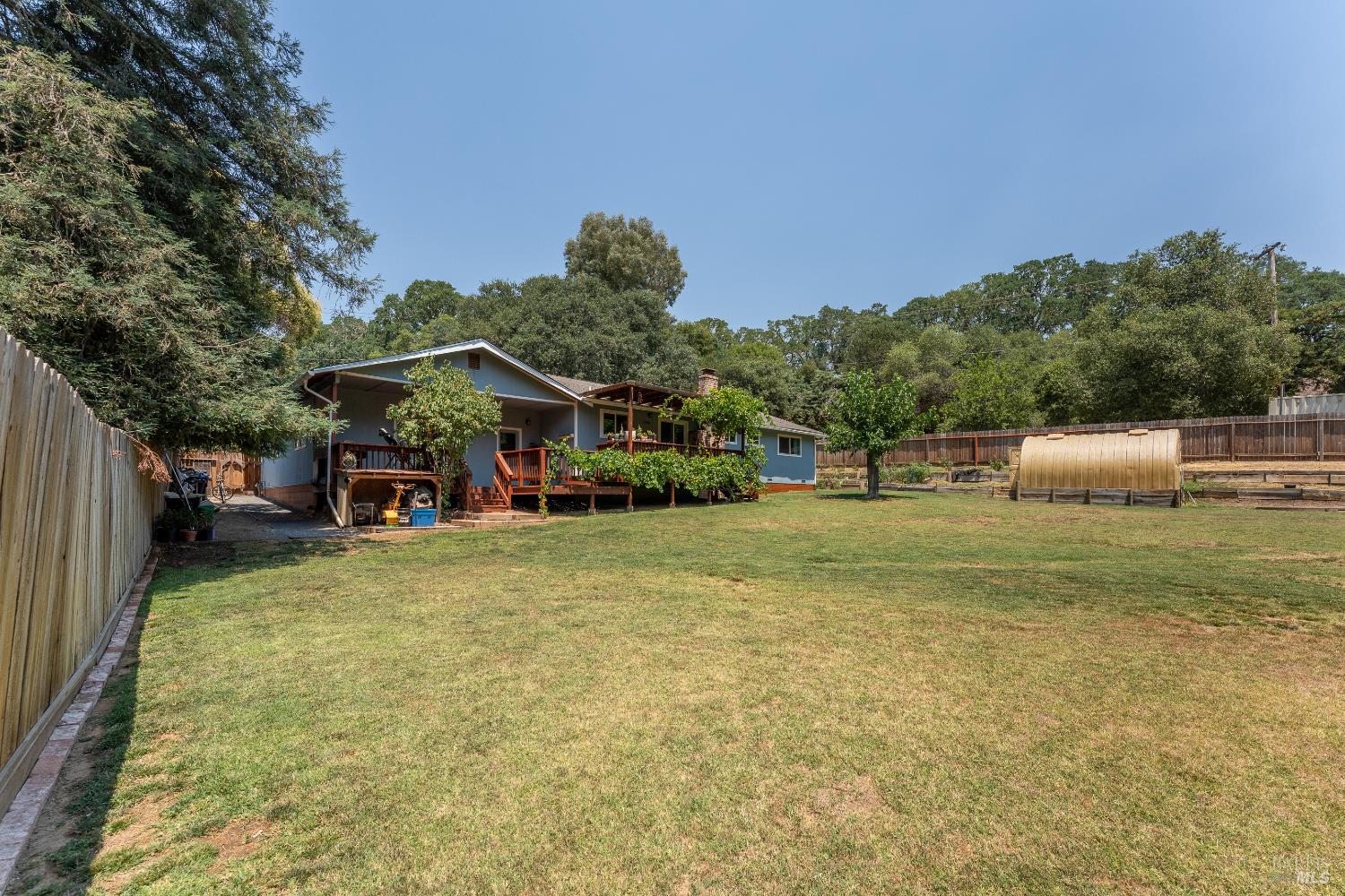 Detail Gallery Image 28 of 34 For 1725 E Madrone Dr, Ukiah,  CA 95482 - 4 Beds | 2 Baths