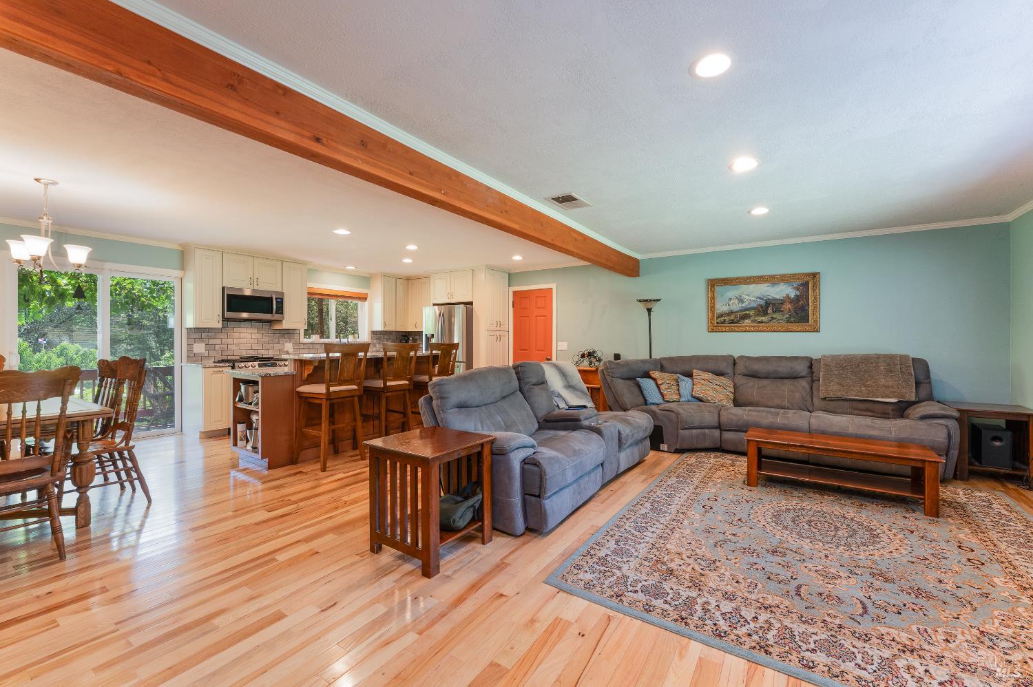 Detail Gallery Image 7 of 34 For 1725 E Madrone Dr, Ukiah,  CA 95482 - 4 Beds | 2 Baths