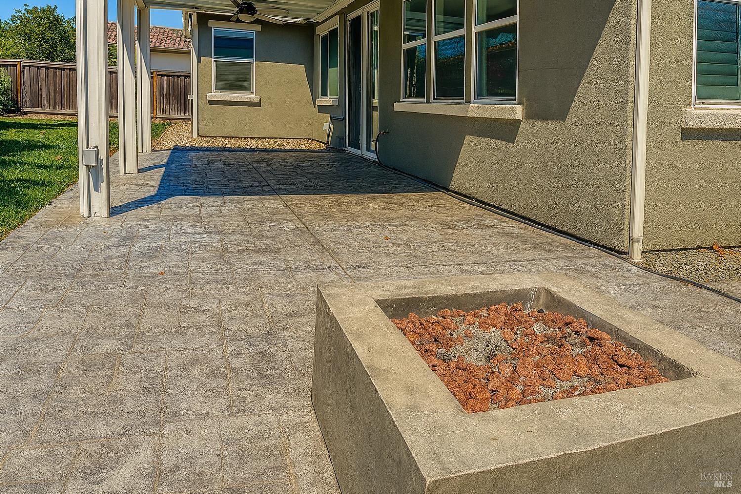 Detail Gallery Image 5 of 39 For 149 Shubin Way, Vacaville,  CA 95687 - 4 Beds | 2/1 Baths