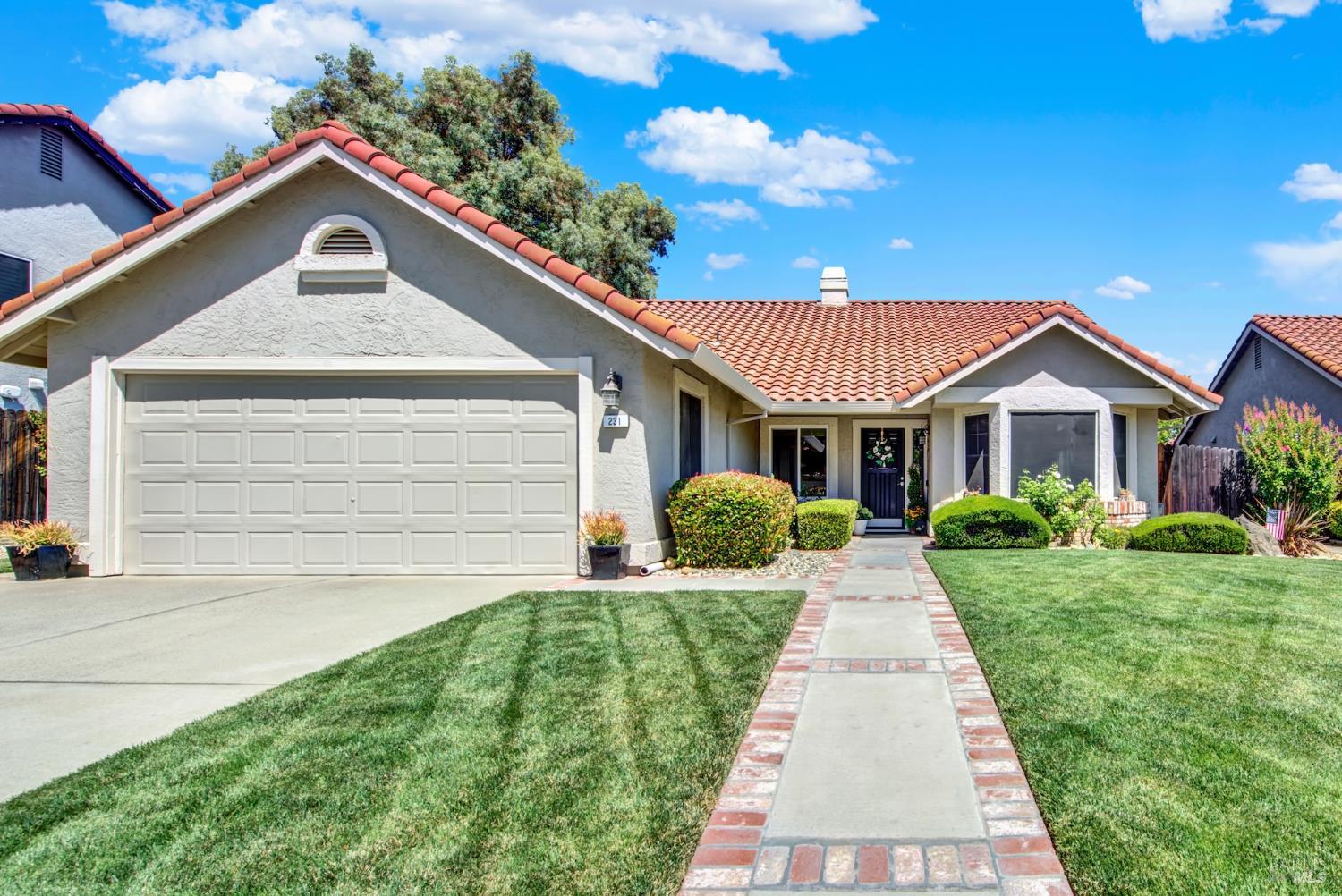 Detail Gallery Image 1 of 63 For 231 Ballindine Dr, Vacaville,  CA 95688 - 4 Beds | 2 Baths