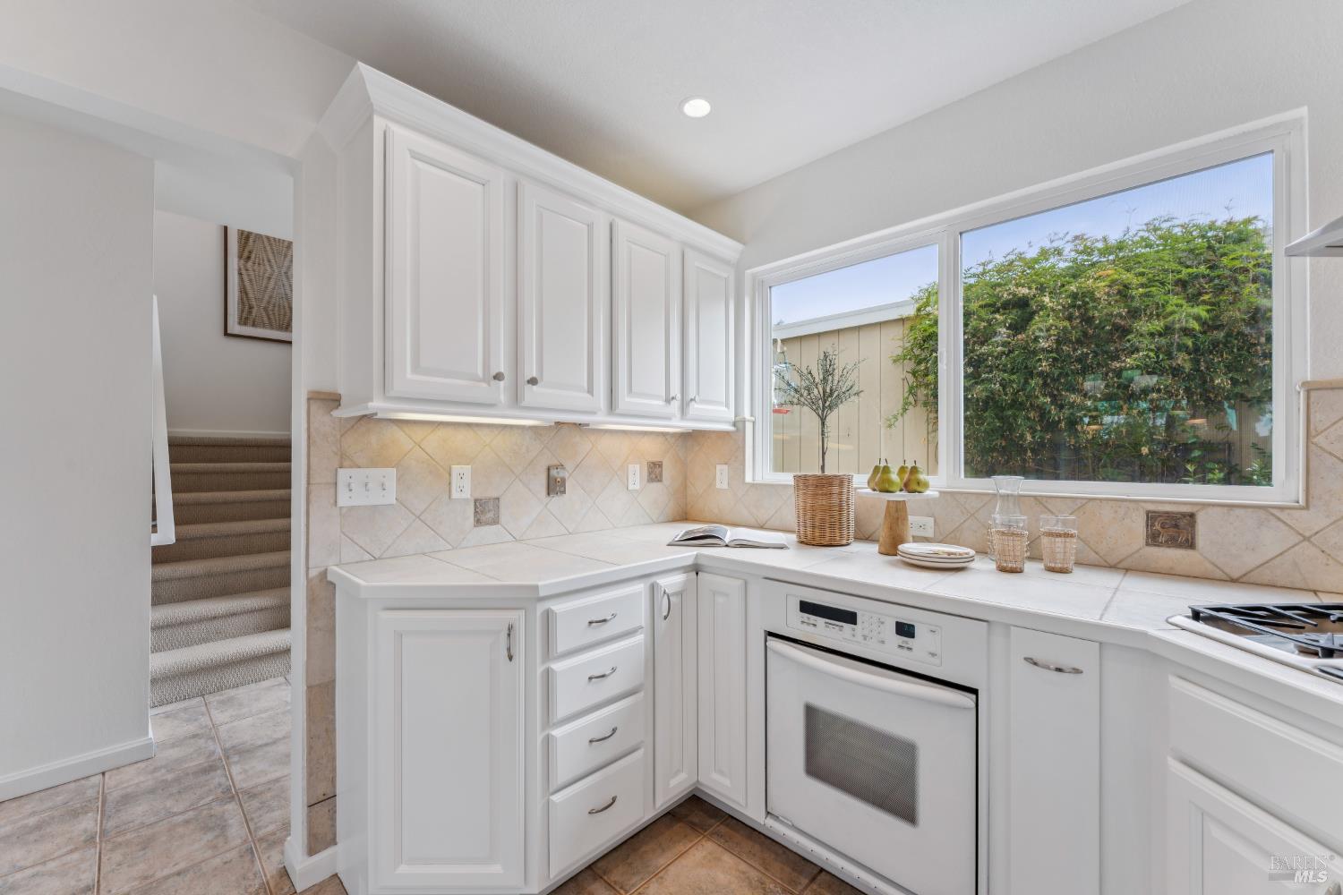 Detail Gallery Image 6 of 39 For 6 Coleridge Dr, Mill Valley,  CA 94941 - 3 Beds | 2/1 Baths