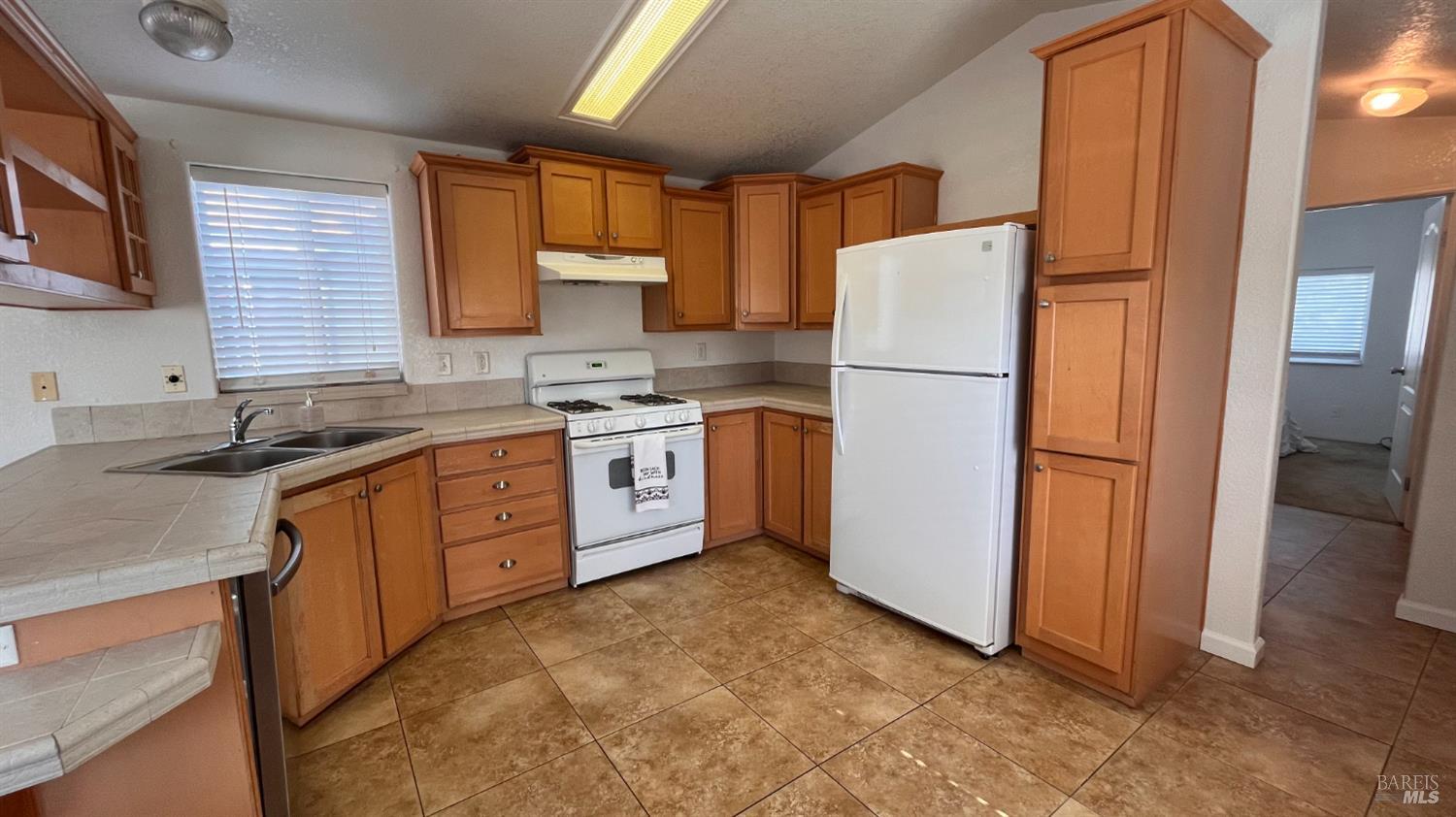 Detail Gallery Image 4 of 13 For 2475 N State St 13, Ukiah,  CA 95482 - 1 Beds | 1 Baths