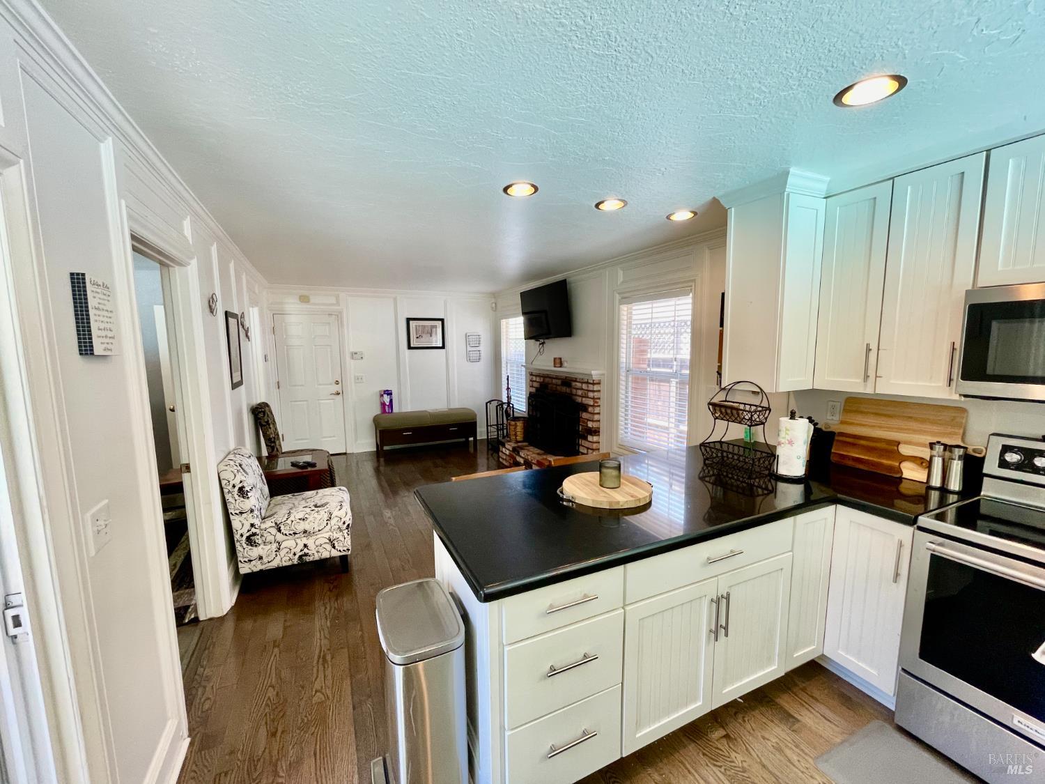 Detail Gallery Image 5 of 46 For 6194 San Gabriel Pl, Rohnert Park,  CA 94928 - 4 Beds | 2 Baths