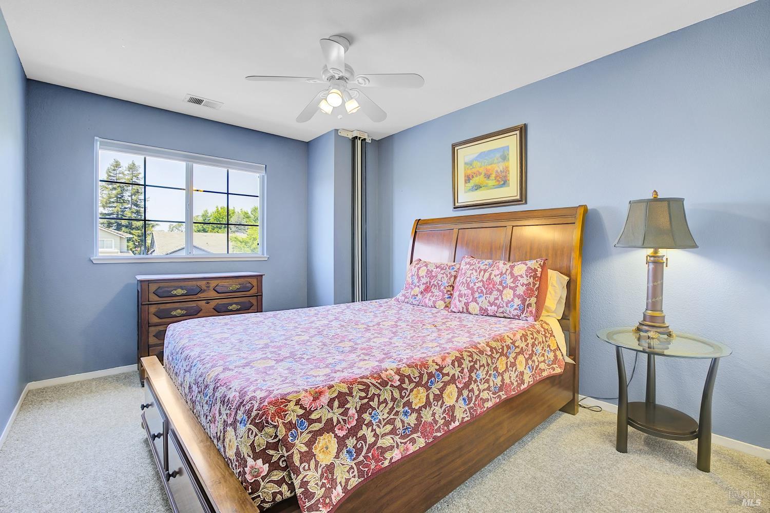 Detail Gallery Image 18 of 39 For 215 Flametree Cir, Windsor,  CA 95492 - 4 Beds | 3 Baths