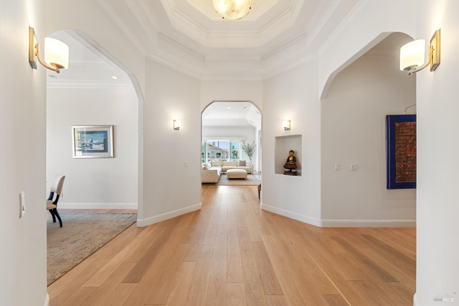 Detail Gallery Image 13 of 44 For 220 Jamaica St, Tiburon,  CA 94920 - 4 Beds | 2/1 Baths
