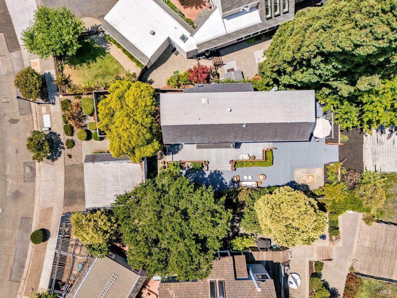 Detail Gallery Image 32 of 60 For 2541 Topaz Dr, Novato,  CA 94945 - 4 Beds | 2/1 Baths