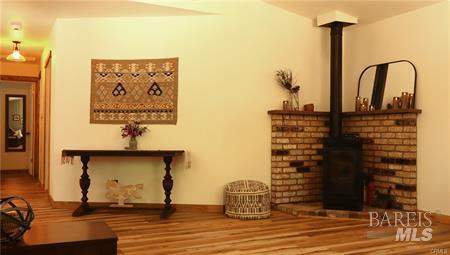 Detail Gallery Image 5 of 20 For 16520 Schwartz Rd, Cobb,  CA 95426 - 2 Beds | 1 Baths