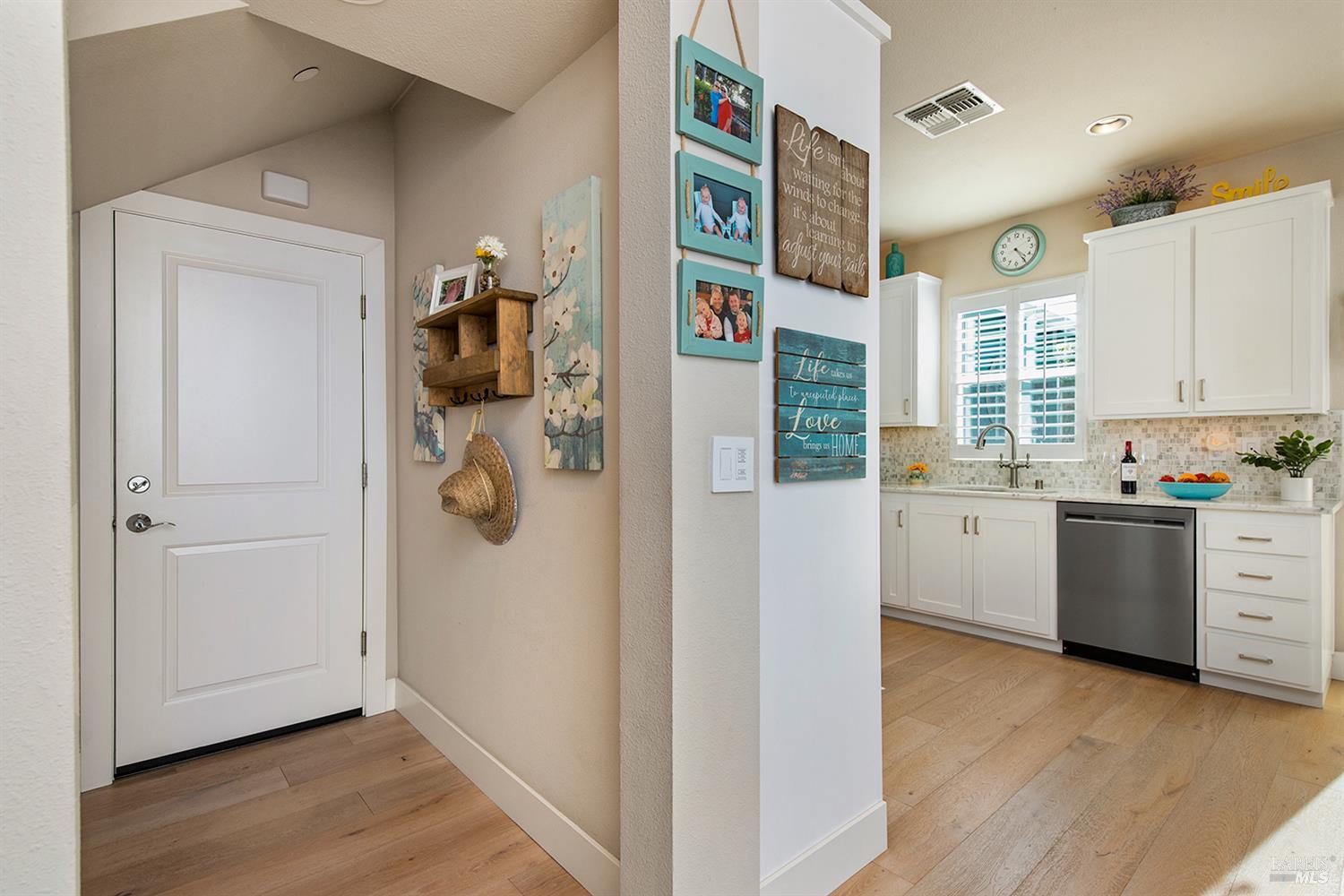 Detail Gallery Image 5 of 37 For 23 Lipton Way, Cotati,  CA 94931 - 3 Beds | 2/1 Baths