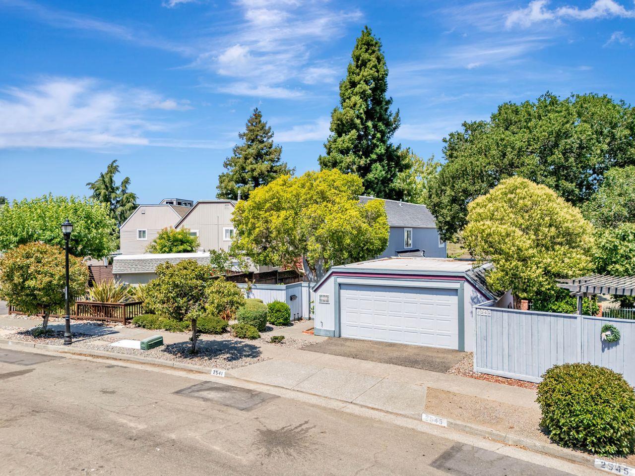 Detail Gallery Image 4 of 60 For 2541 Topaz Dr, Novato,  CA 94945 - 4 Beds | 2/1 Baths
