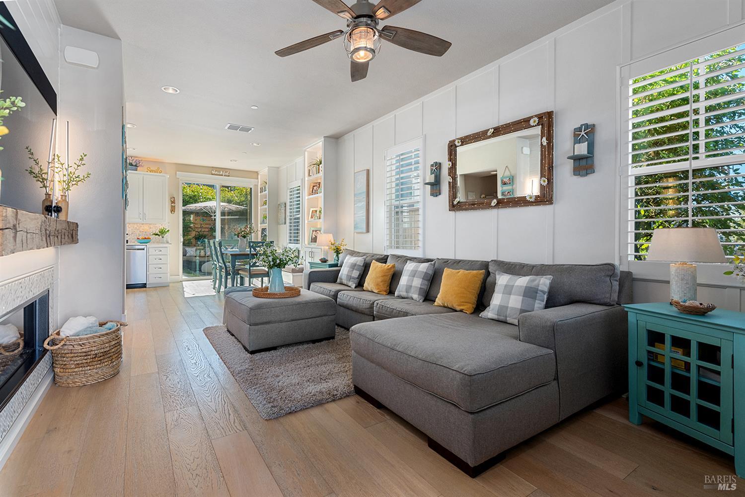 Detail Gallery Image 3 of 37 For 23 Lipton Way, Cotati,  CA 94931 - 3 Beds | 2/1 Baths